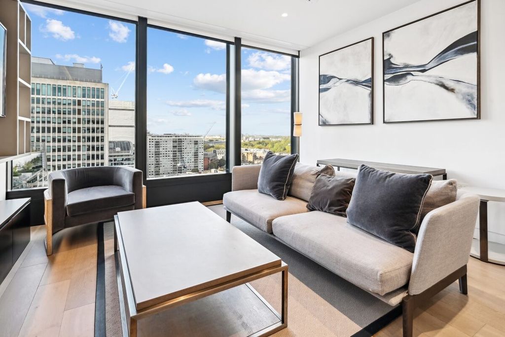 Property photo 2 of 13 Jll