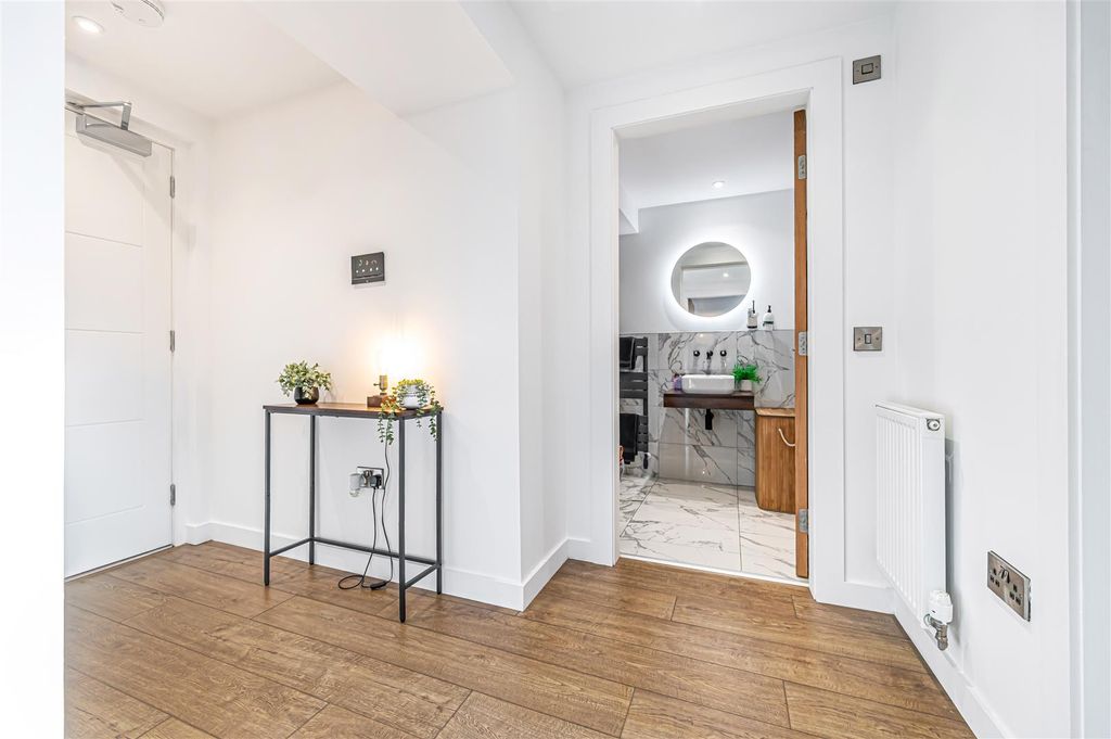 Property photo 3 of 19 Untitled (15 Of 1).Jpg