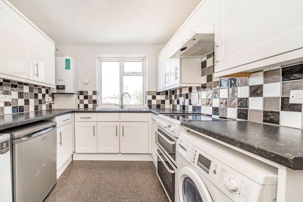 Property photo 3 of 5