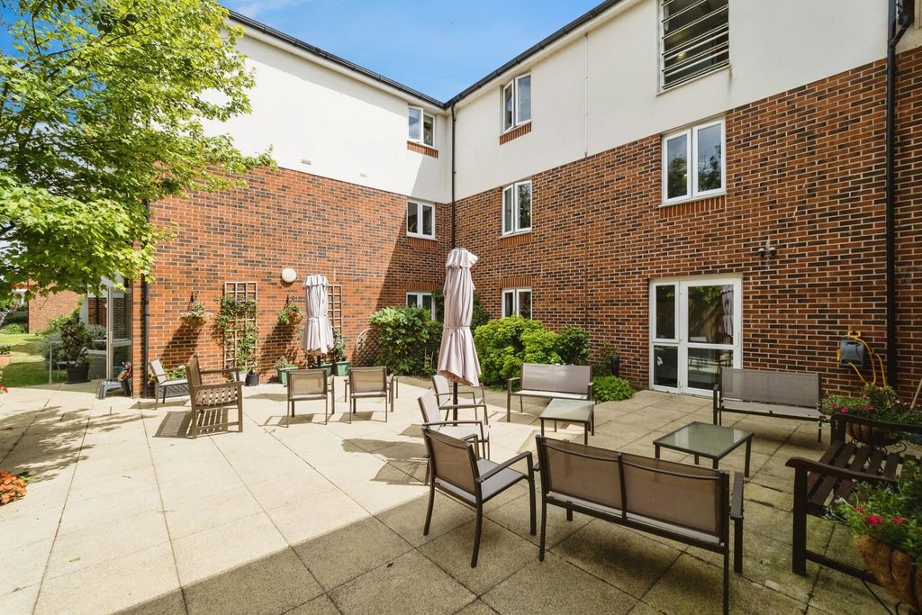 Additional image 15 of 1 bed flat for saleWhite Hart Lane, Romford RM7