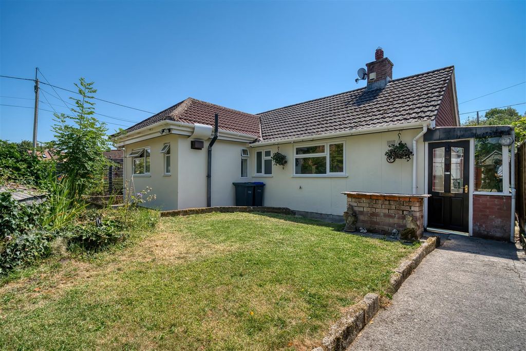 Property photo 1 of 10 Front