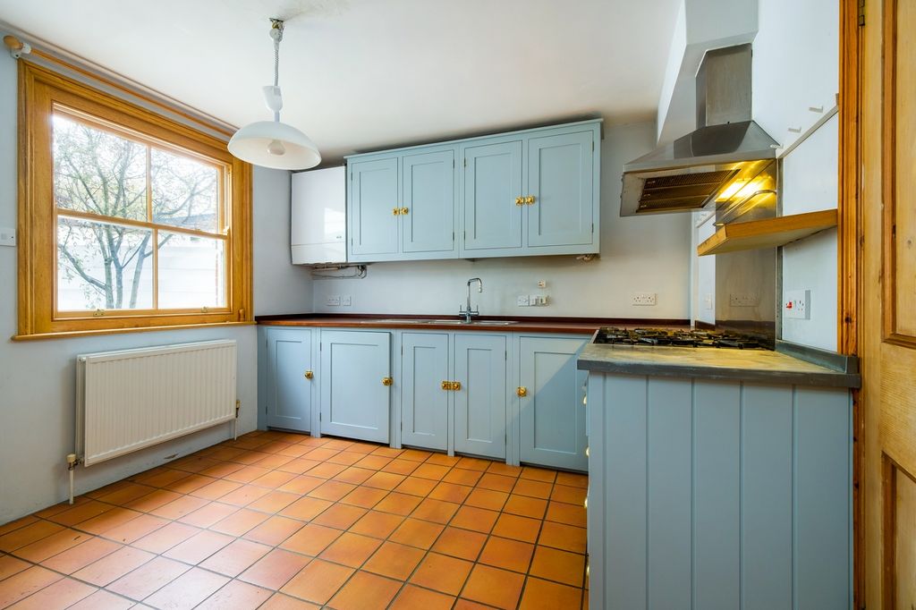 Property photo 3 of 22 Dhmdarwin House-5