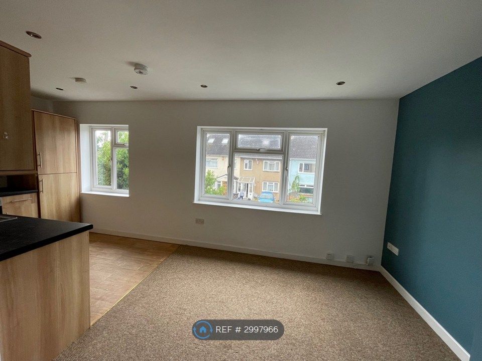 Property photo 2 of 10 Living Room