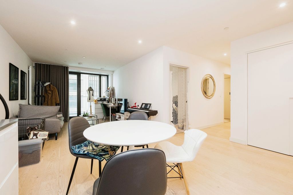 Property photo 2 of 17 F3B31117-F0A6-ee11-Be37-6045Bdd0Ef4d