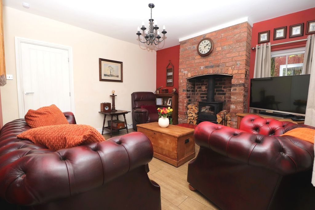 Property photo 3 of 40 Living Room