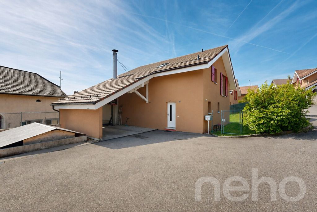 Property photo 1 of 12