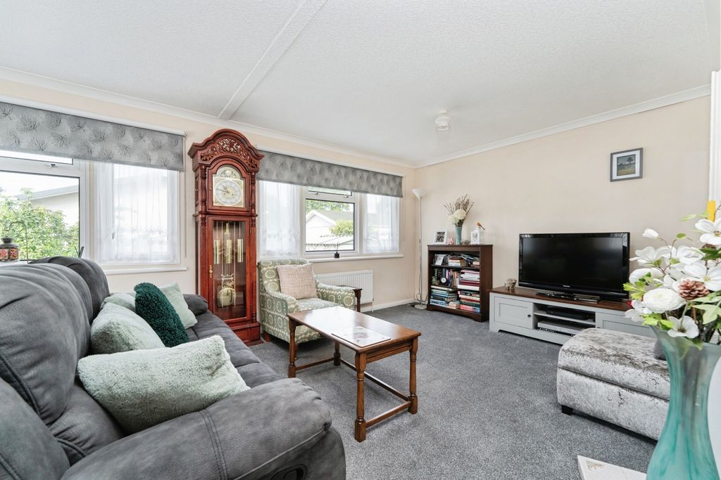 Property photo 2 of 14 Pbox-Img.Jpg