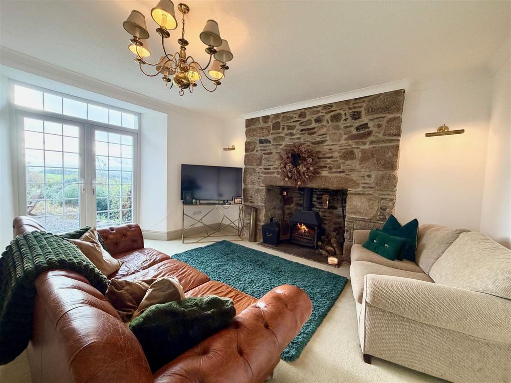 Property photo 3 of 34 Lounge/Dining Room