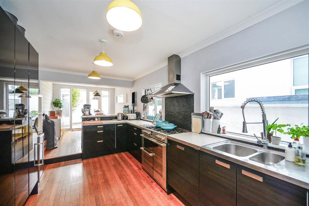 Property photo 1 of 13 Kitchen