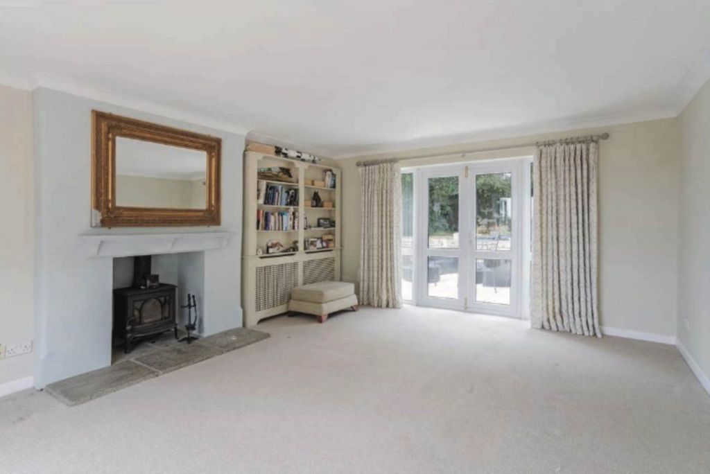Property photo 3 of 13