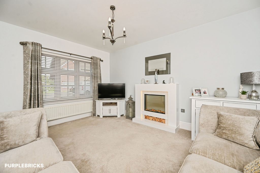 Property photo 3 of 31