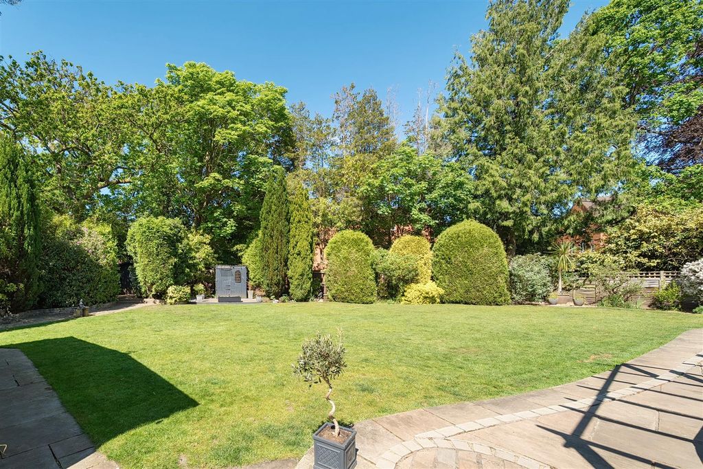 Property photo 3 of 27 Garden3.Jpg