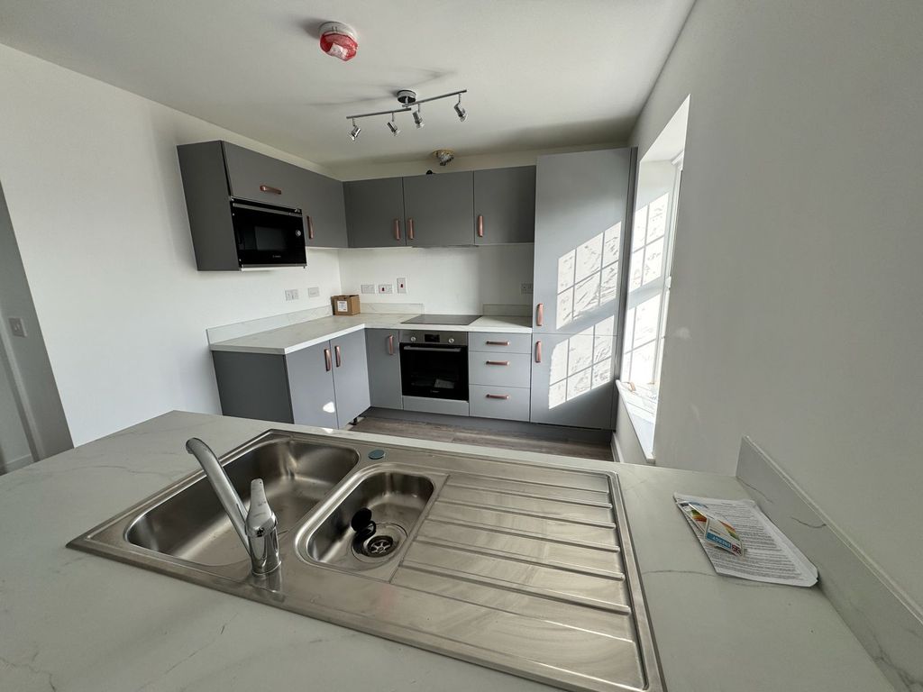 Property photo 3 of 11 Image