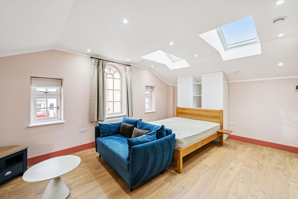 Property photo 3 of 9 Image