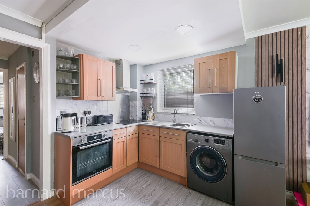 Property photo 2 of 9