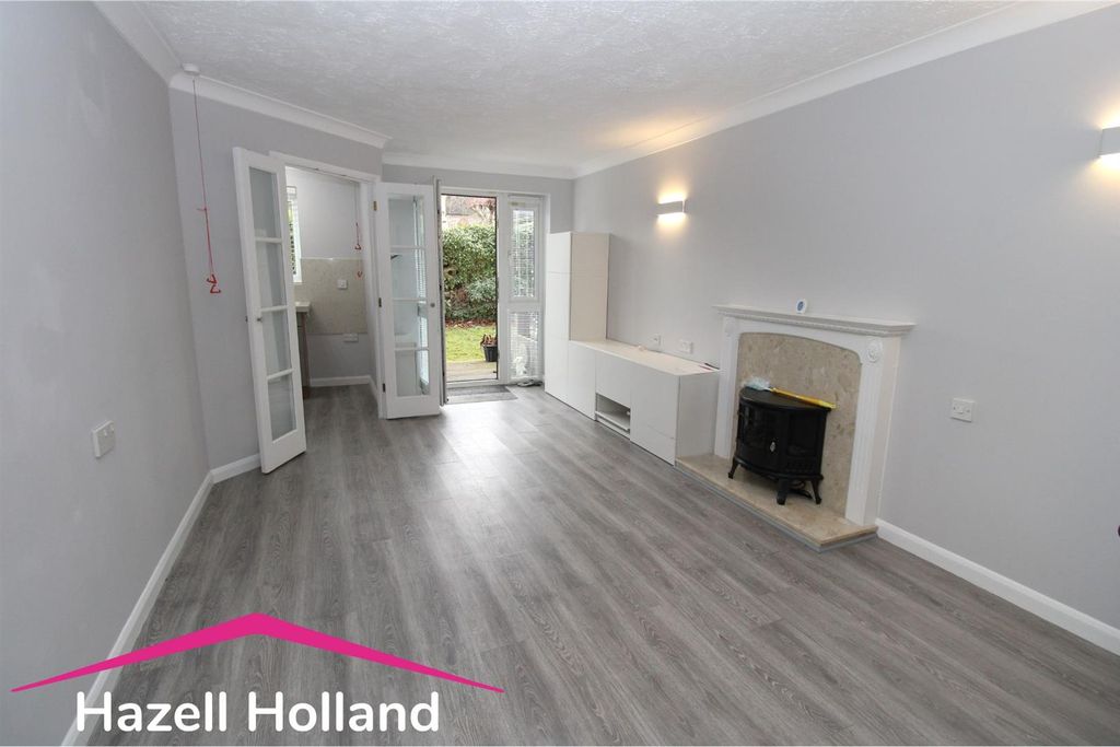 Property photo 2 of 16 Untitled Design (63).Jpg