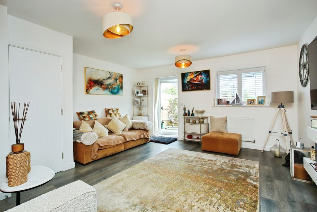 Property photo 3 of 13 Pbox-Img.Jpg