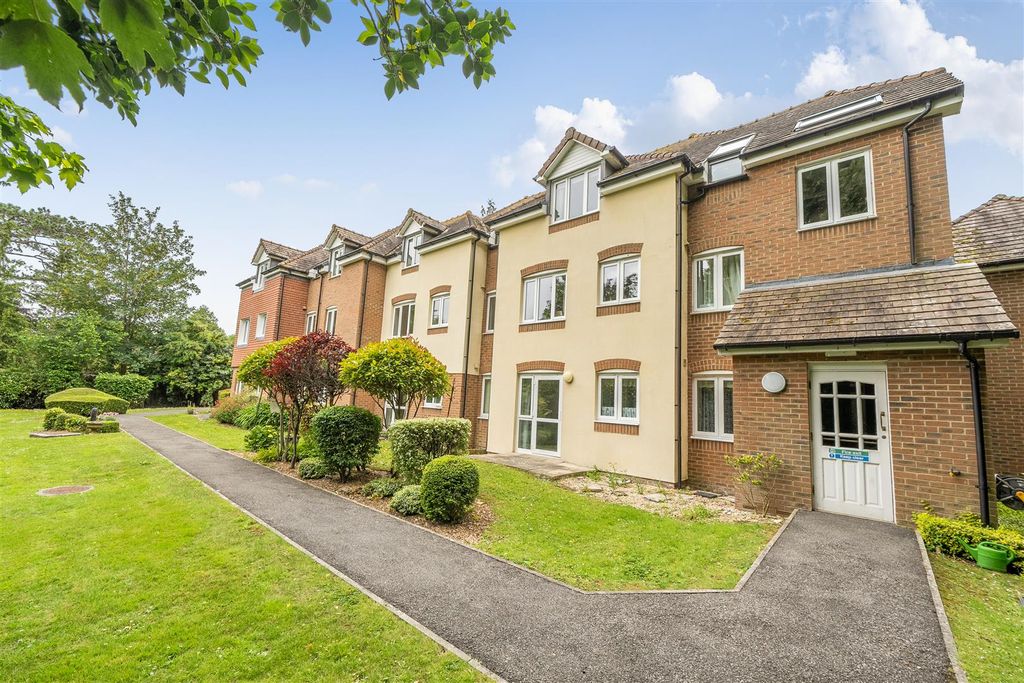 Property photo 1 of 14 Culliford Court