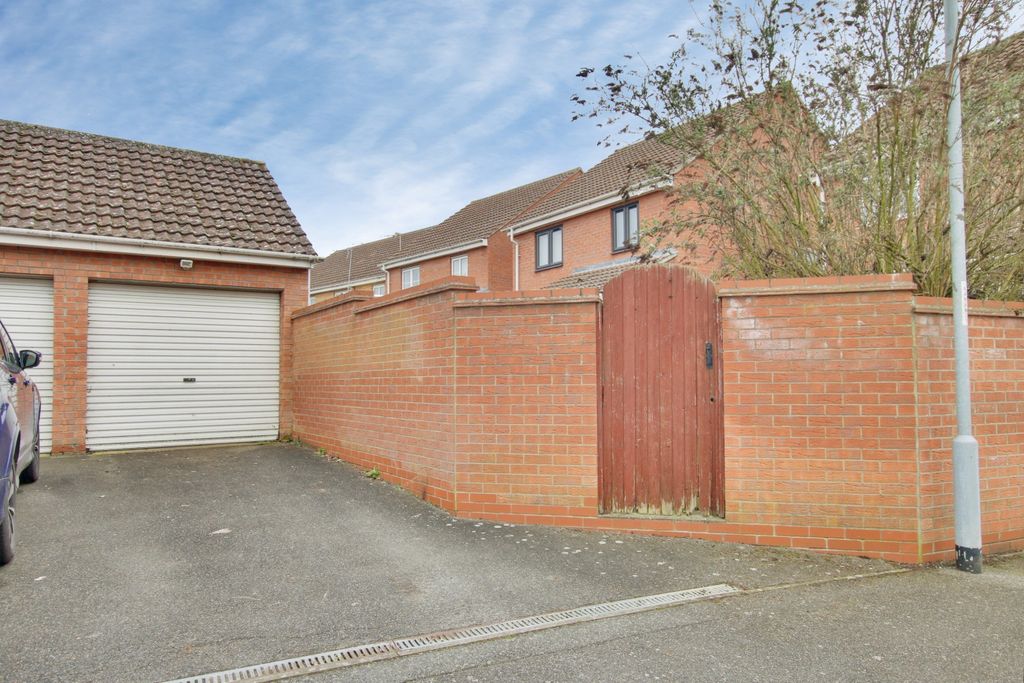 Property photo 2 of 15