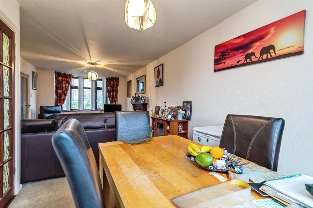 Property photo 2 of 15 Picture No. 21