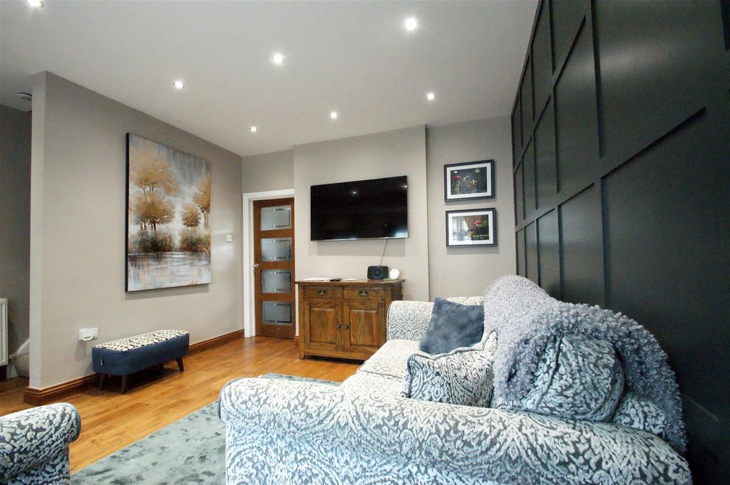 Property photo 2 of 16 Reception