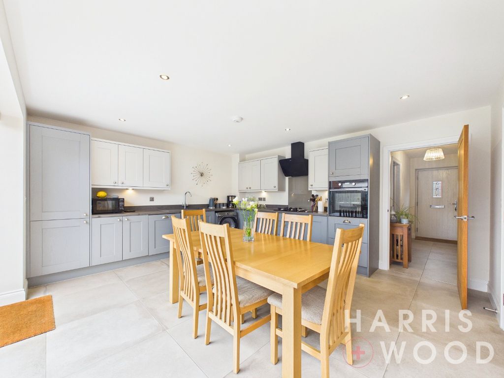 Property photo 2 of 23 5211293