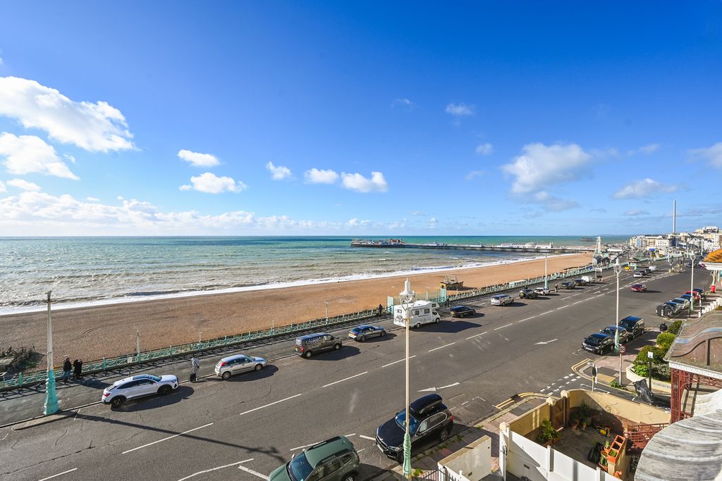 Property photo 3 of 25