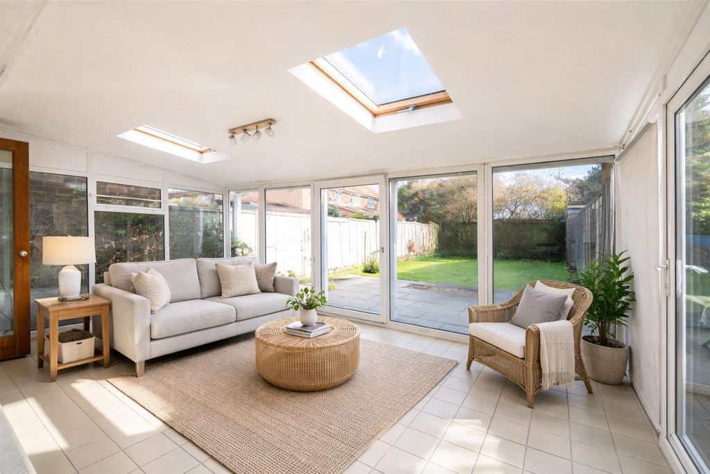 Property photo 1 of 10 Conservatory.Png