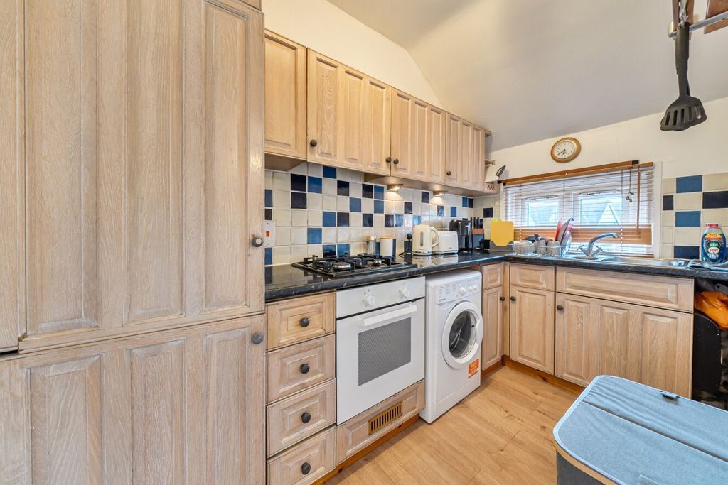 Property photo 3 of 13 Picture No. 12