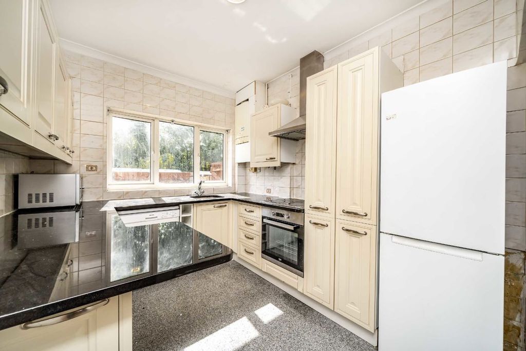 Property photo 1 of 5