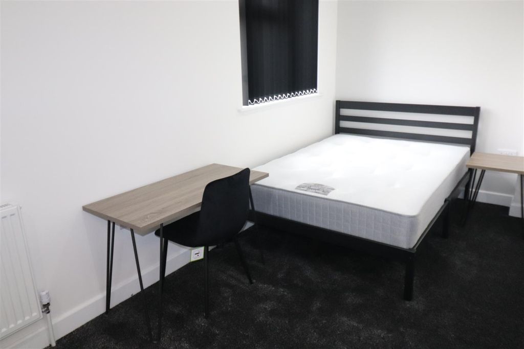 Property photo 1 of 5 78 Charter (50).Jpg