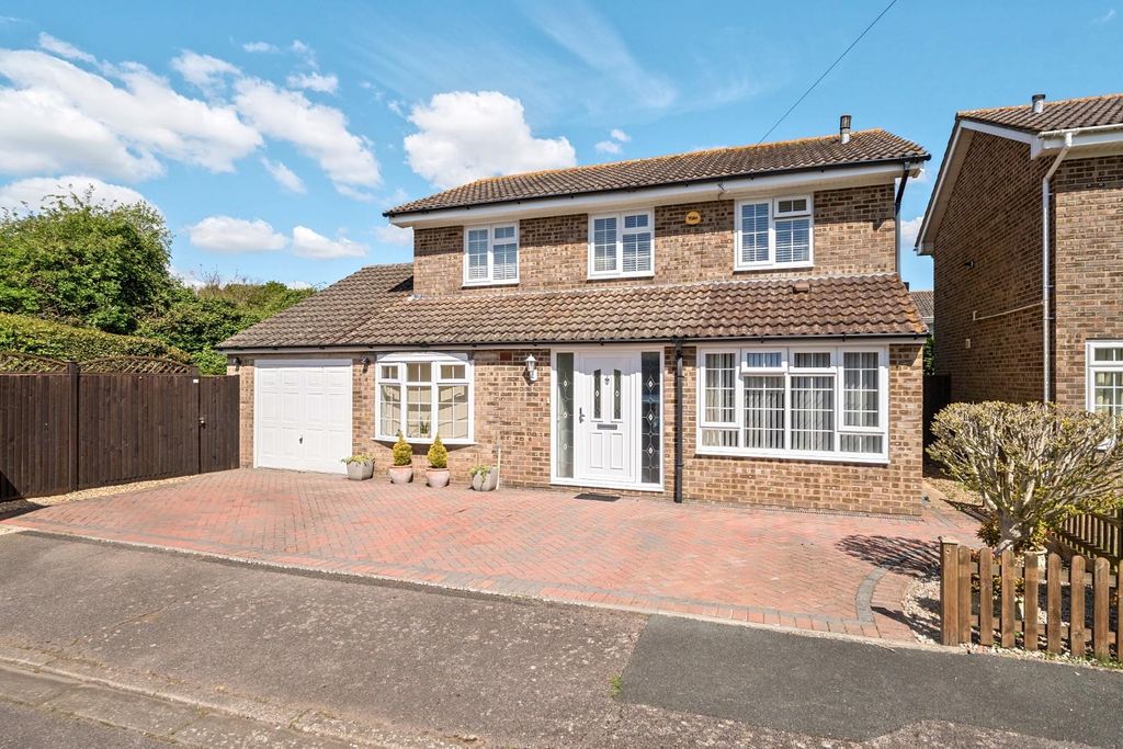 Property photo 1 of 17 1447151-20-69E60Ea02501c.Jpg