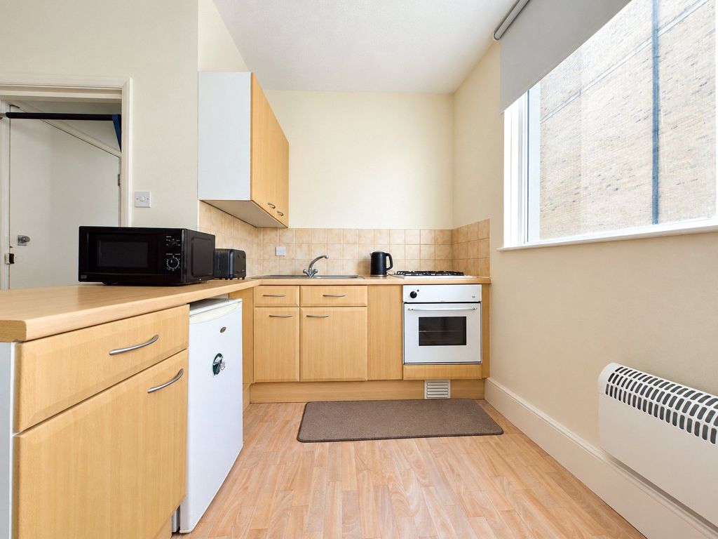 Property photo 3 of 5 Flat To Rent