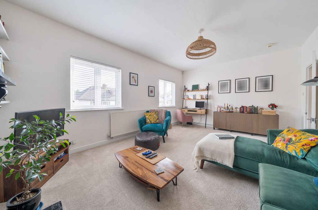 Property photo 1 of 13 1365405-3-68F618F...