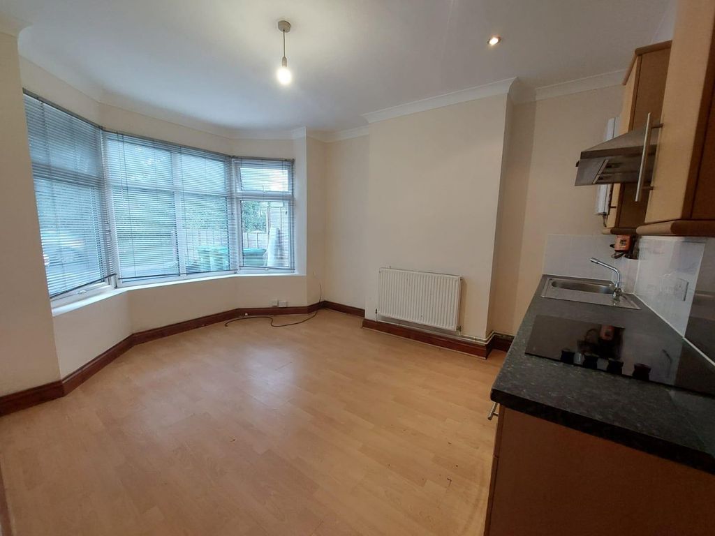 Property photo 2 of 4 Living Room