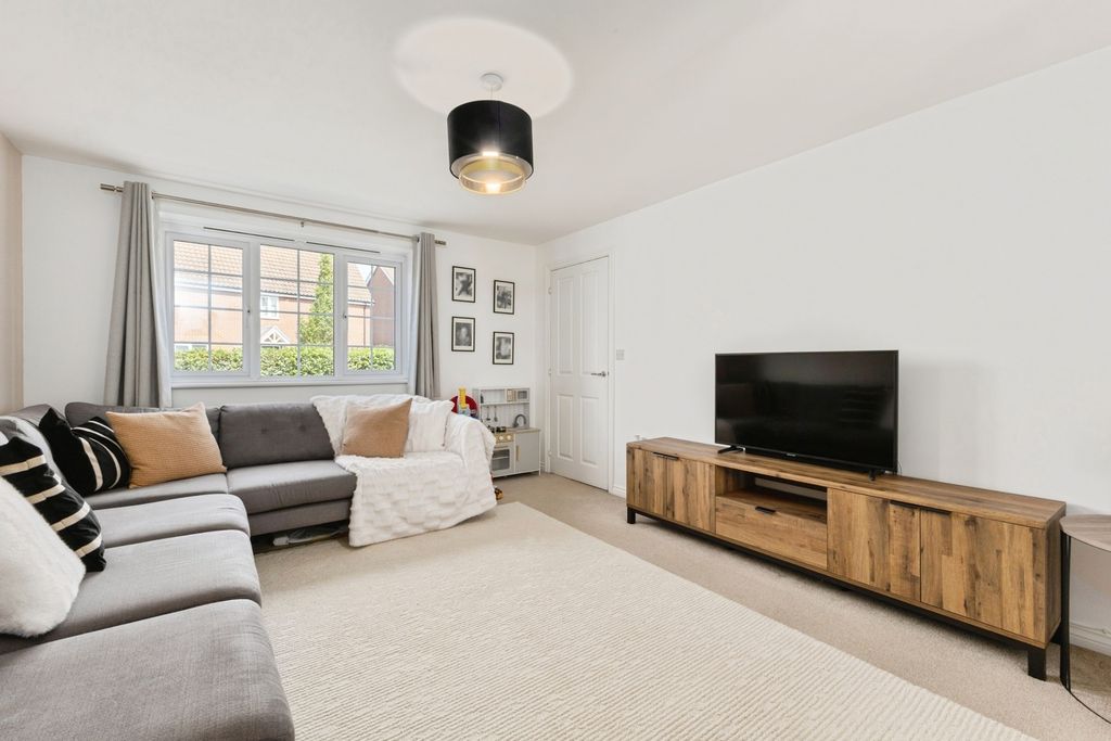 Property photo 3 of 27 Pbox-Img.Jpg