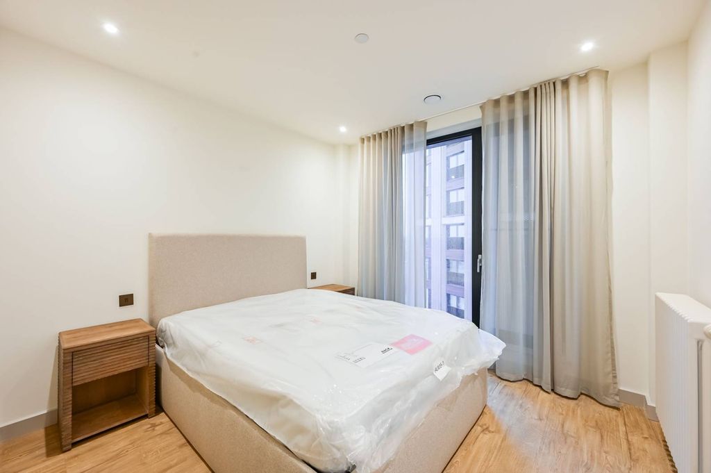 Property photo 3 of 63