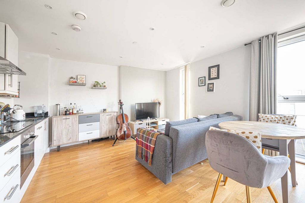 Property photo 1 of 7