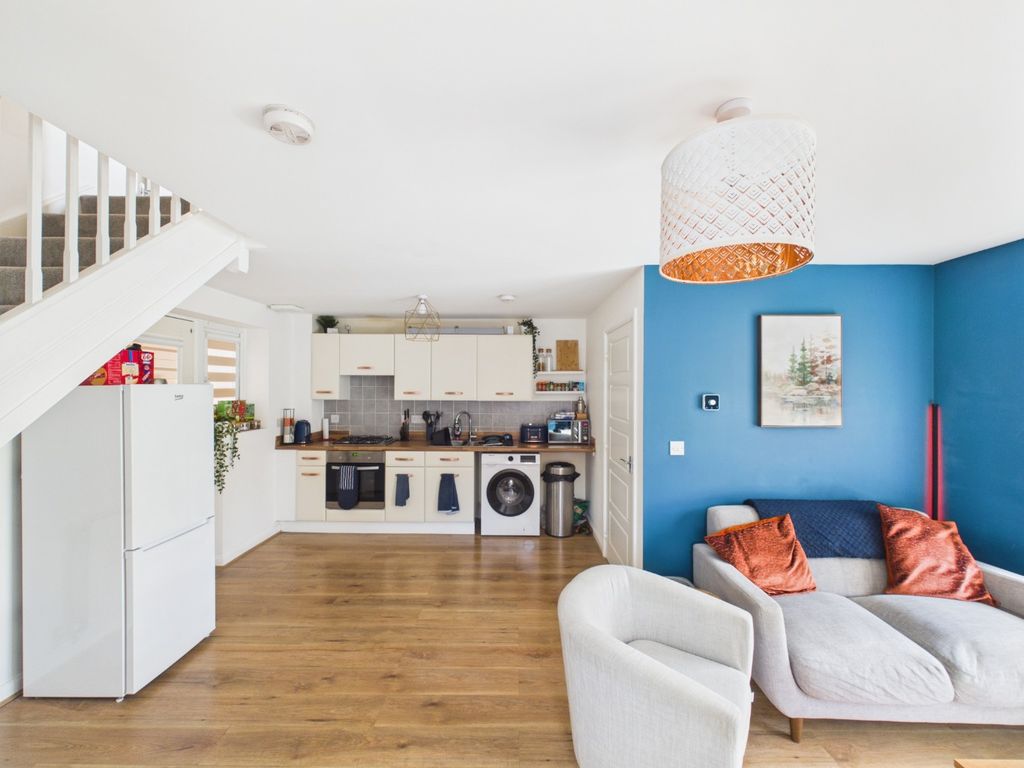 Property photo 2 of 16 5036825