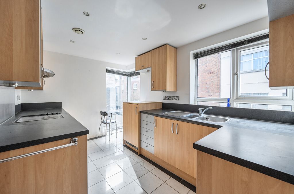 Property photo 3 of 16 1442143-22-69Dcb9...