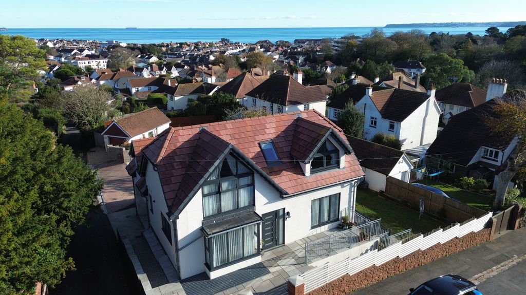 Property photo 1 of 30