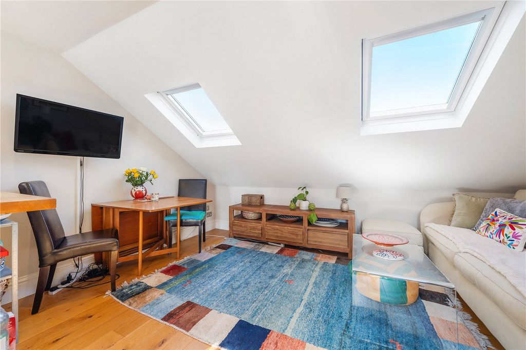 Property photo 3 of 13 Reception