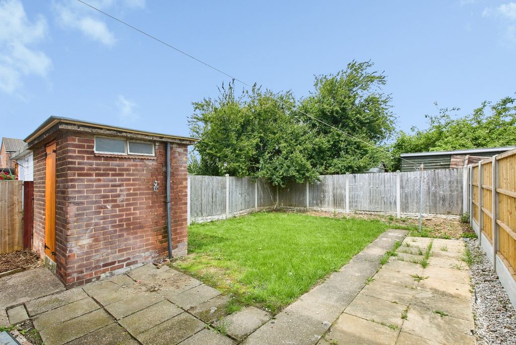 Property photo 3 of 14 Garden