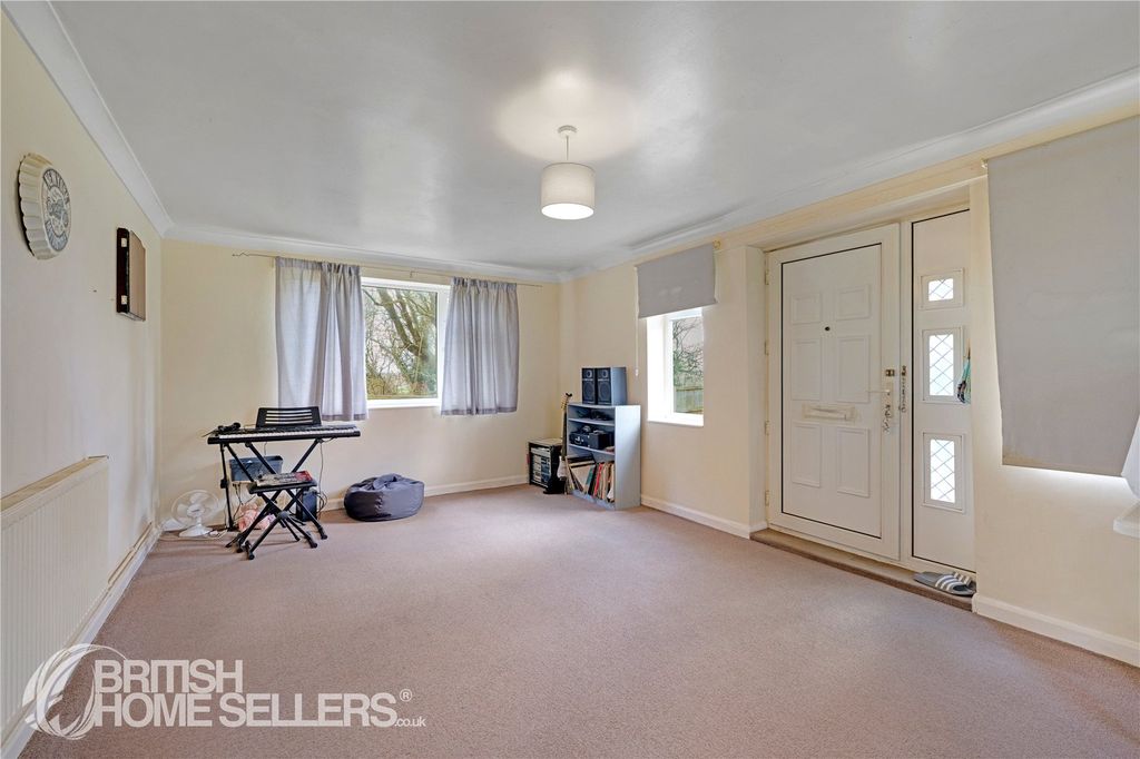 Property photo 2 of 14 Picture No. 11