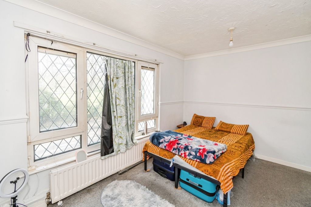 Property photo 3 of 10 Pbox-Img.Jpg