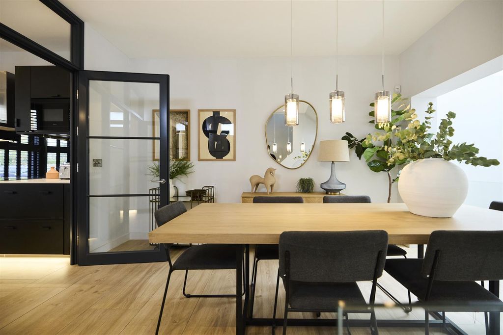 Property photo 3 of 12 Nzrfjr3Brek0v2Anszo48Q.Jpg
