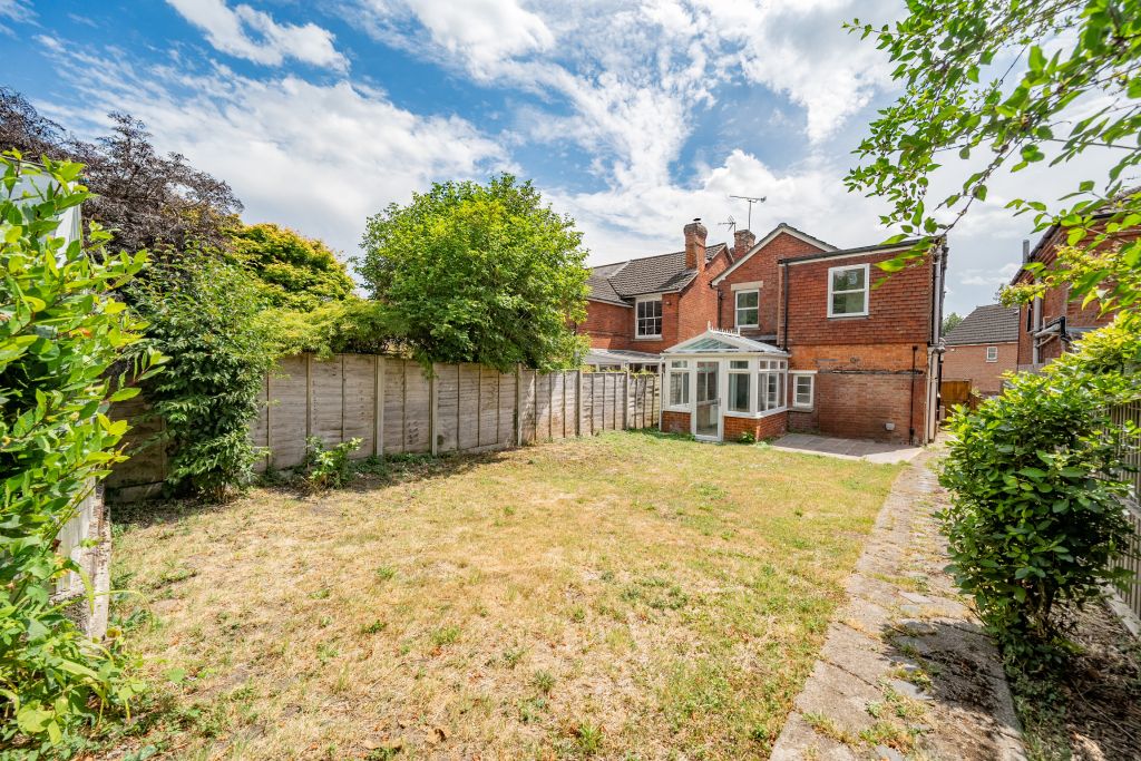 Property photo 2 of 32