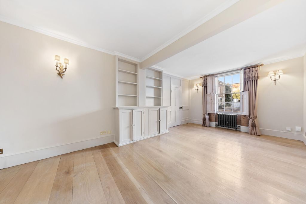 Property photo 2 of 14 Living Room