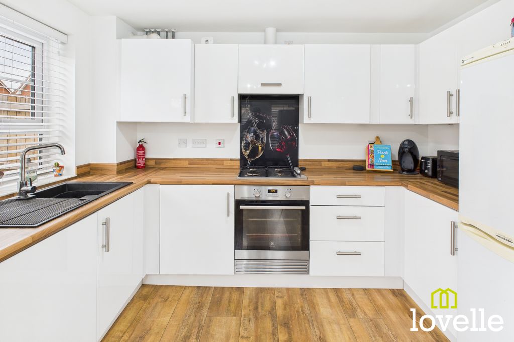 Property photo 3 of 23