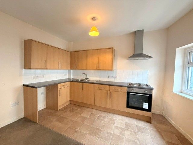 Property photo 2 of 6 Kitchen